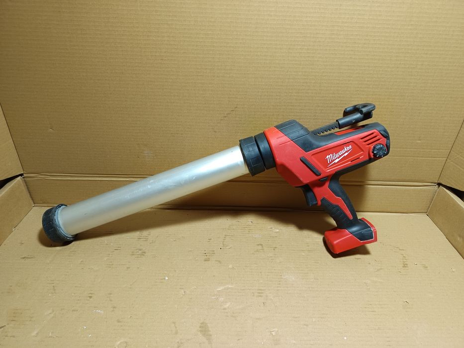 Dispozitiv manual Milwaukee pistol de silicon