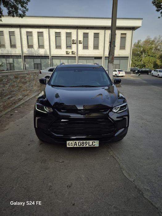 Tracker 2 premier sotiladi