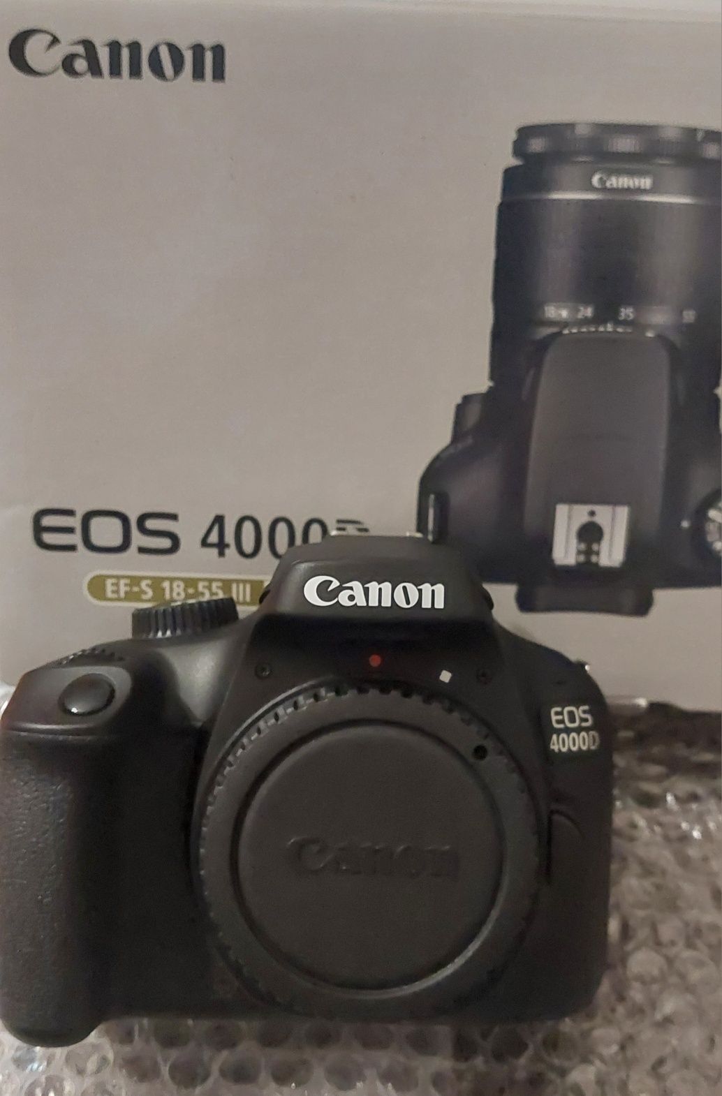 Vând aparat foto canon Eos 4000 D nou