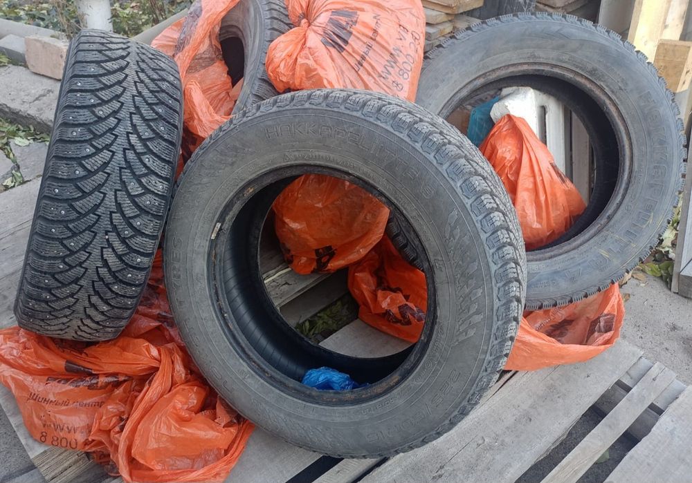 Зимние шины(шипы)