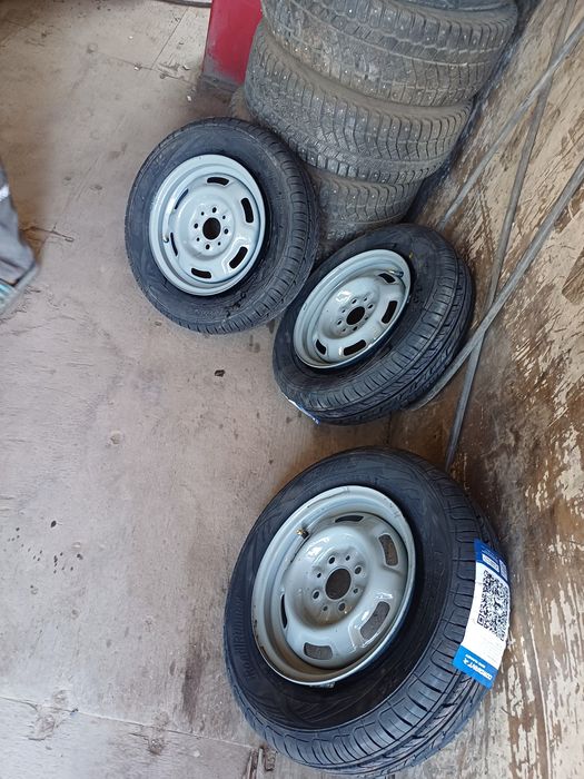 Комлект колёс состояние новые Штампы R13 и резина Cordiant 175/70/13