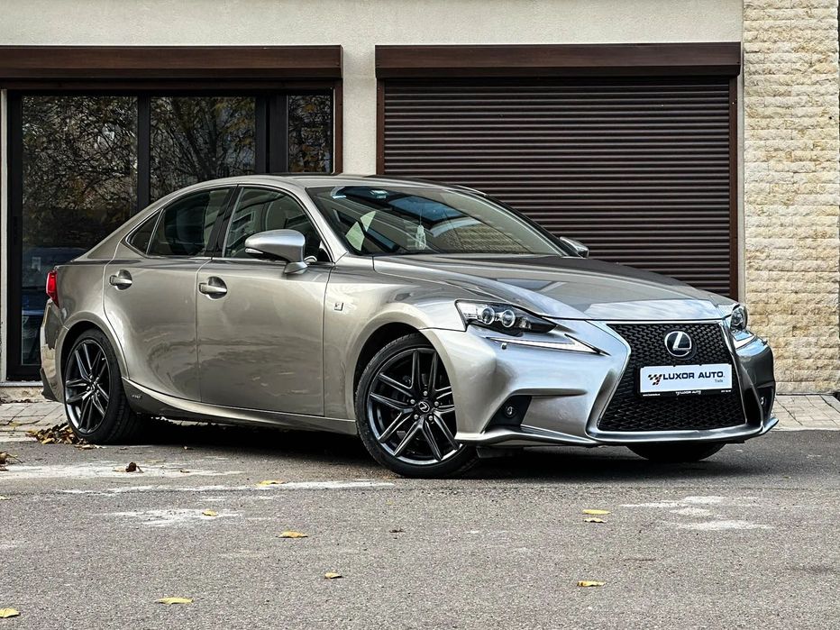 Lexus Seria IS