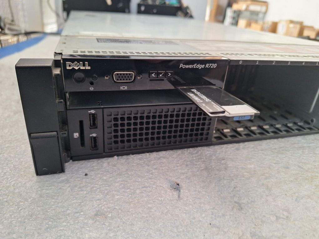 Server DELL PowerEdge R720 Rackabil 2U, 2xXeon 8-Cores E5-2665, 64 ECC