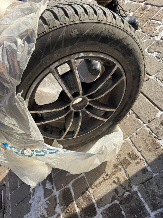Комплект шин с дисками
