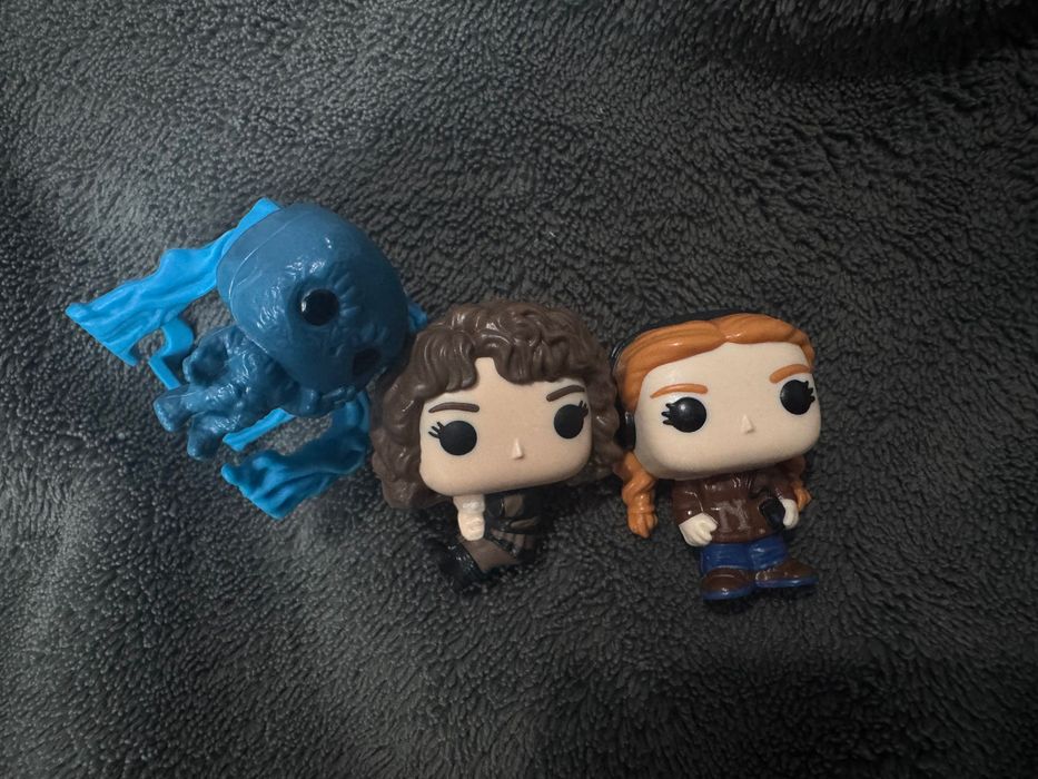 продам или обменяю фигурки очень странные дела