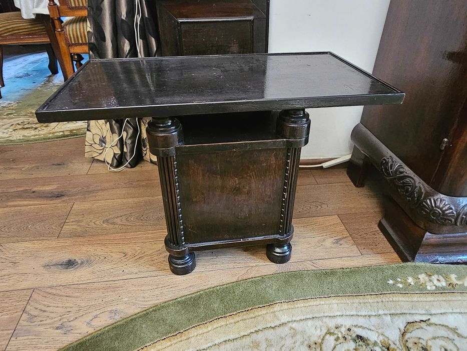 Masuta decorativa de lemn masiv