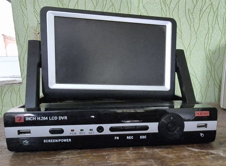 Комплект видеонаблюдения 7" H.264 DVR