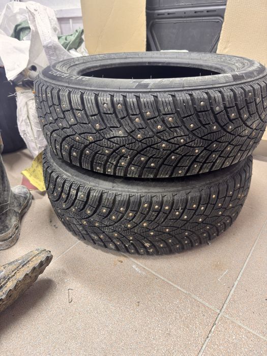 Продам два баллона 215/60 р17