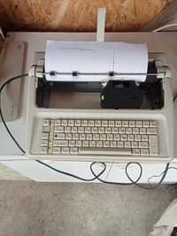 Vând mașină de scris electrica/electronica