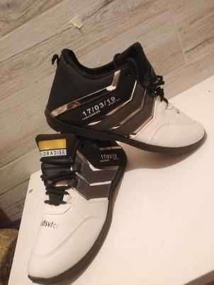adidasi alb negru marimea 41