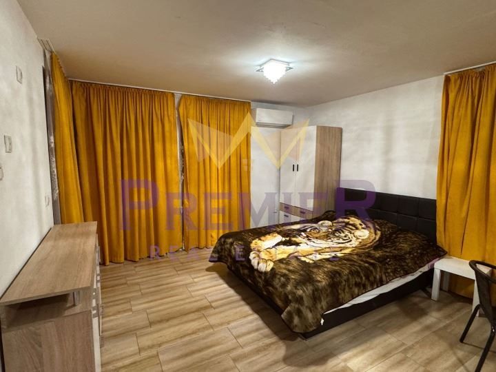 Дава се под наем Едностаен апартамент в Варна, Галата - 65 кв.м за 331.5 € - Снимка #2