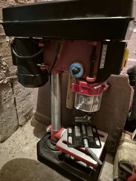 Bormasina,  masina de gaurit cu coloana, Noua!