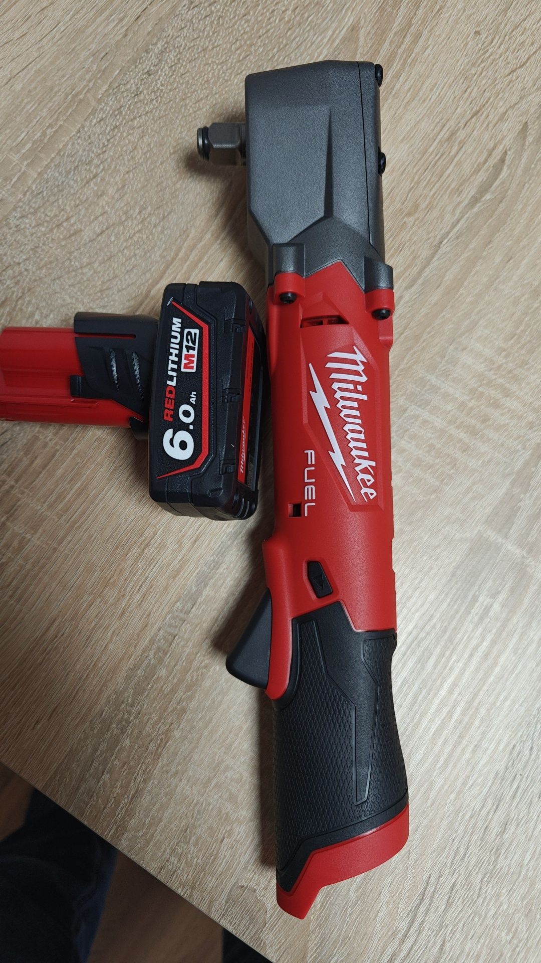 Impact unghiular milwaukee m12