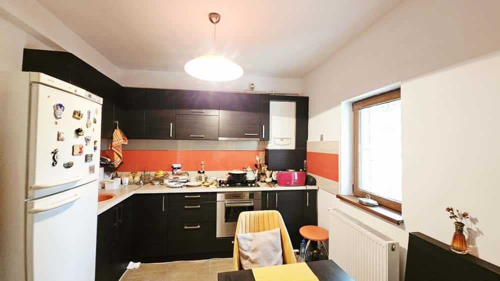 Crangasi, apartament la curte si terasa si garaj