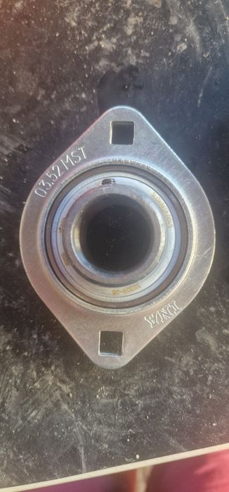 Vând 11 rulmenți industriali