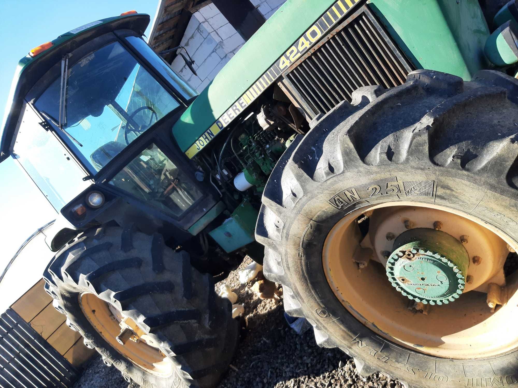 Tractor John Deere4240
