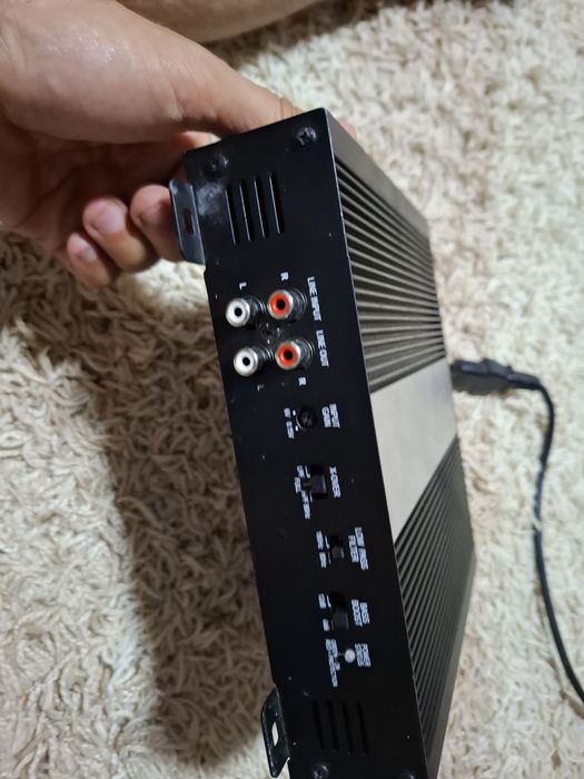 Amplificator auto 2x 50 w 12volti