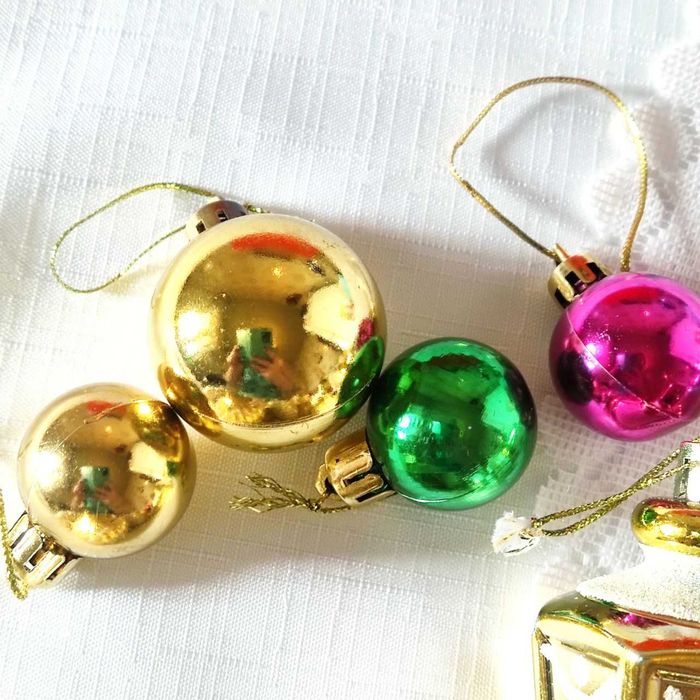 Игрушки на ёлку новые,22 штуки, пластик.