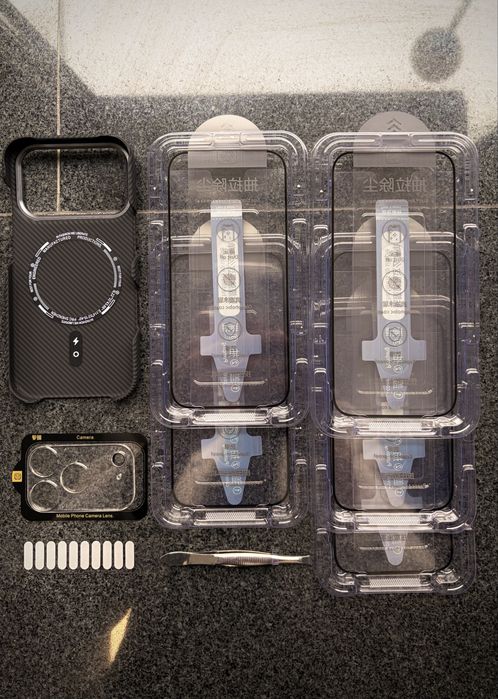 Калъф iPhone 17 pro карбон и скрин протектор