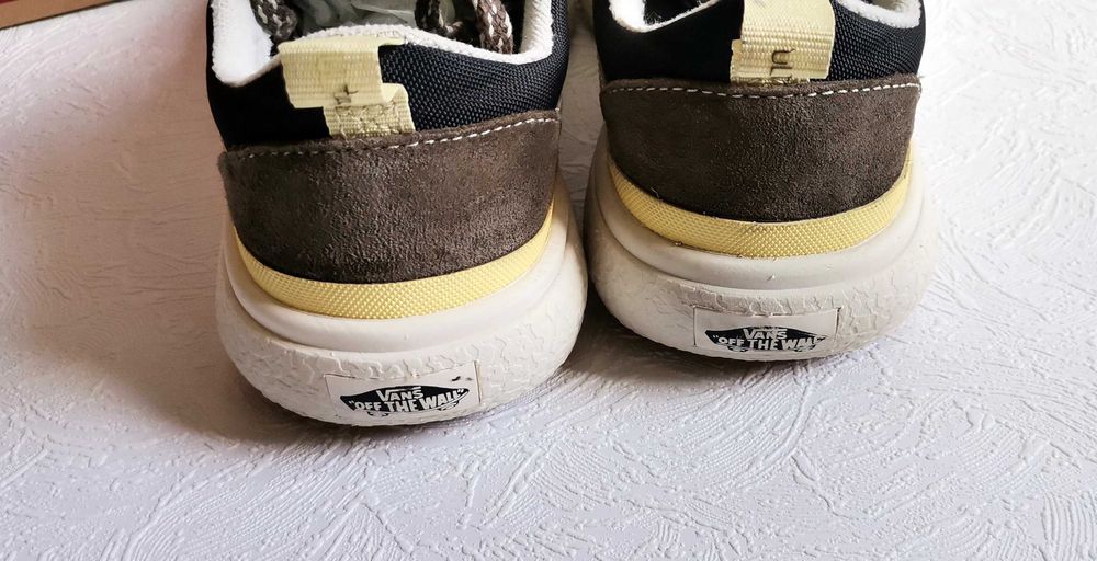 Adidasi sneakers baieti VANS Ultrarange Exo marime 36 23cm piele negri