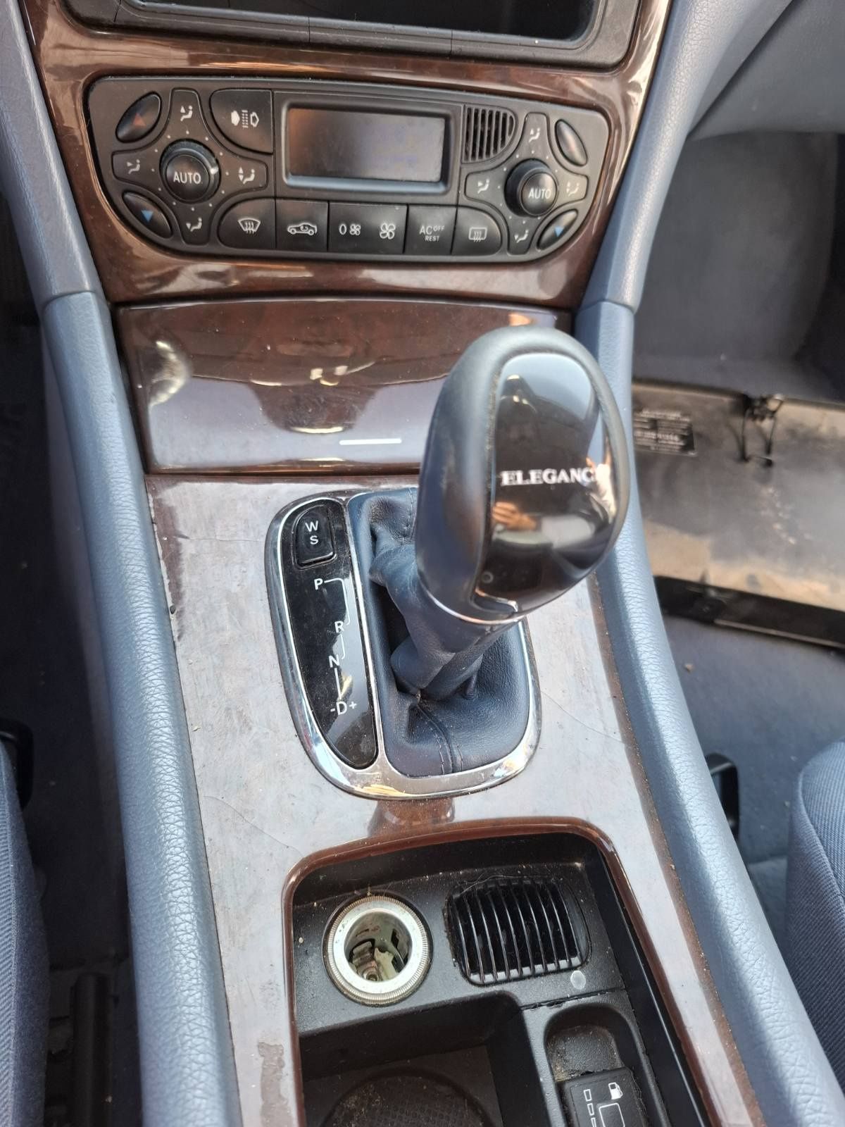 Mercedes 203 2.0 компресор 2003 година бензин