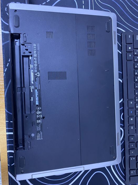 Ноутбук DELL P26E