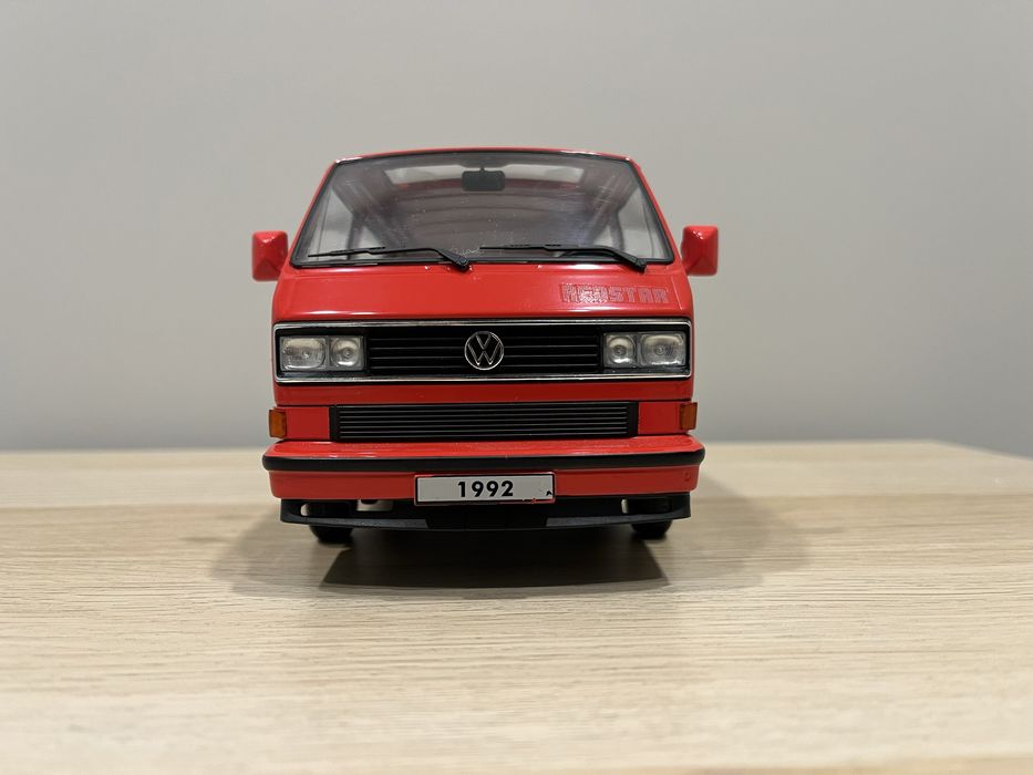 VW Bus T3 Redstar 1992 1:18 (KK Scale)