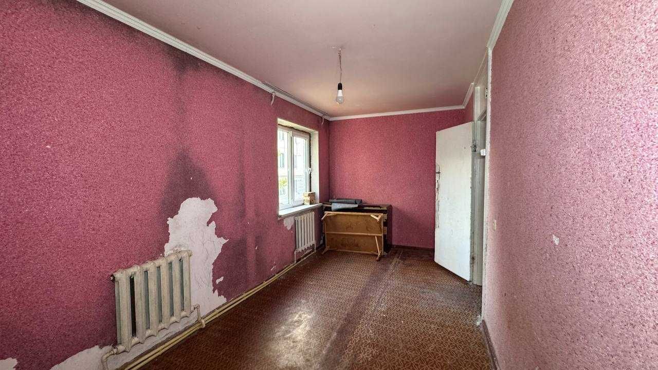 Фрунзиский  Бегим маркет 2 қават 2 хона сотилади. ID: 001117