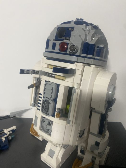 R2D2 Star Wars set constructie 75308 cu 2314 piese
