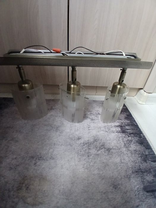 Срочно продам светильник.