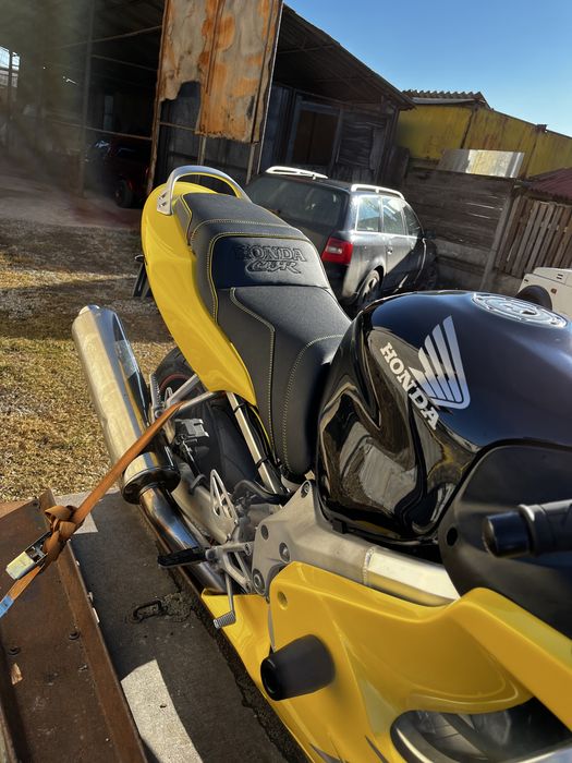 Vand Honda CBR 600 F4