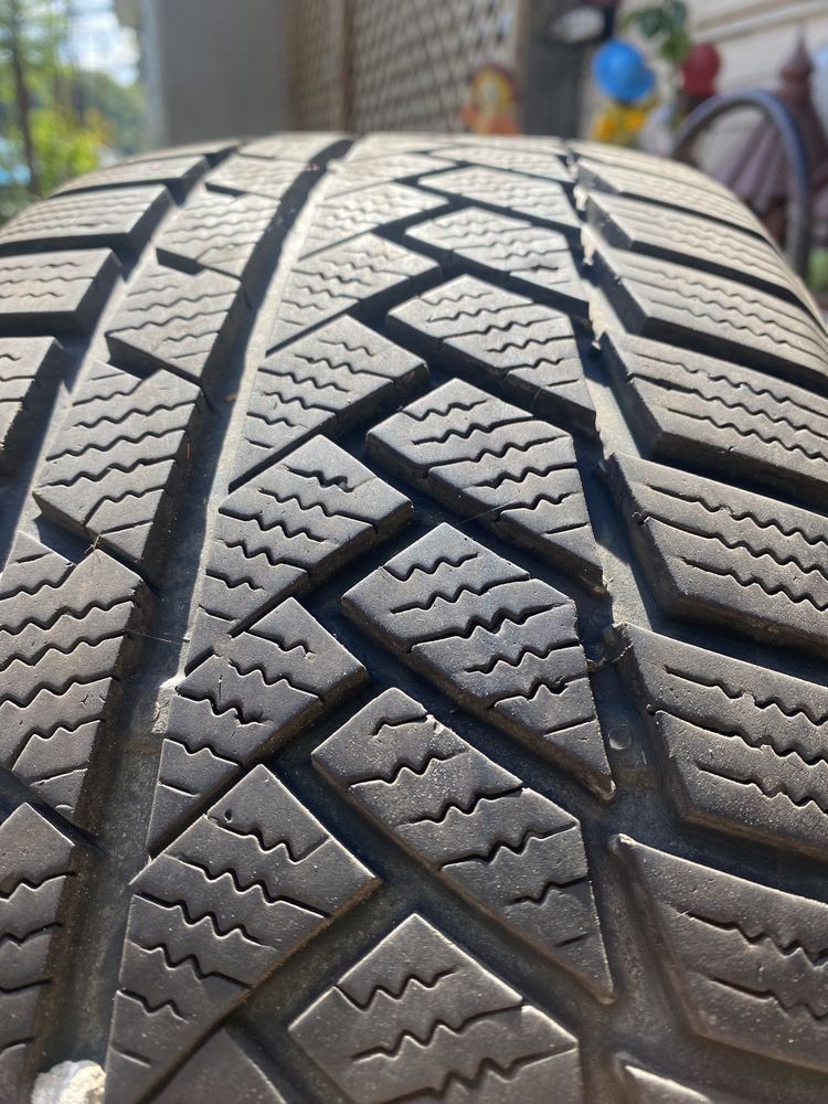 Cauciucuri M+S Continental 215/55 R17 V Xl folosite foarte putin