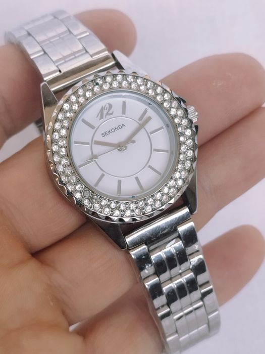 Ceas de damă Sekonda cu quartz, cristale, curea si carcasa din inox