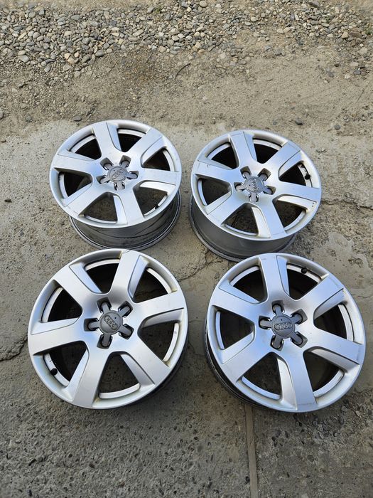 Vând jante originale Audi pe 17