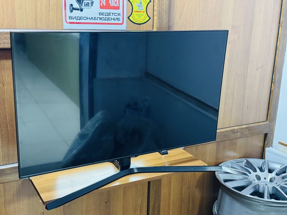 Телевизор Samsung UE43TU8500U 109 см черный