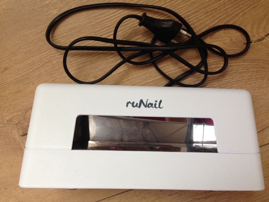 Нова! 9W UV лапма за маникюр и педикюр