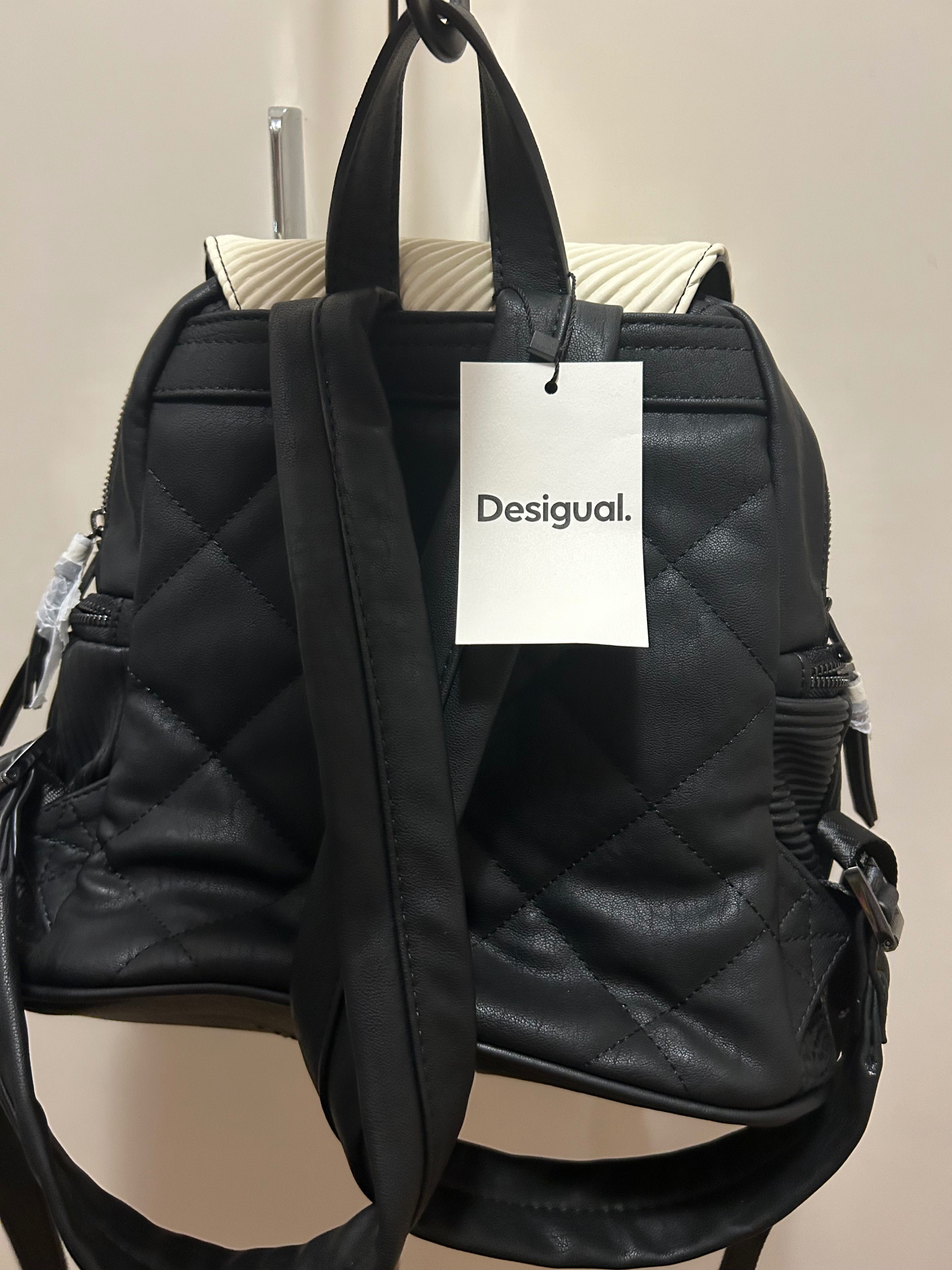 Продавам раница “Desicual”