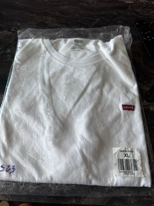 Tricouri levis albe marimea xl