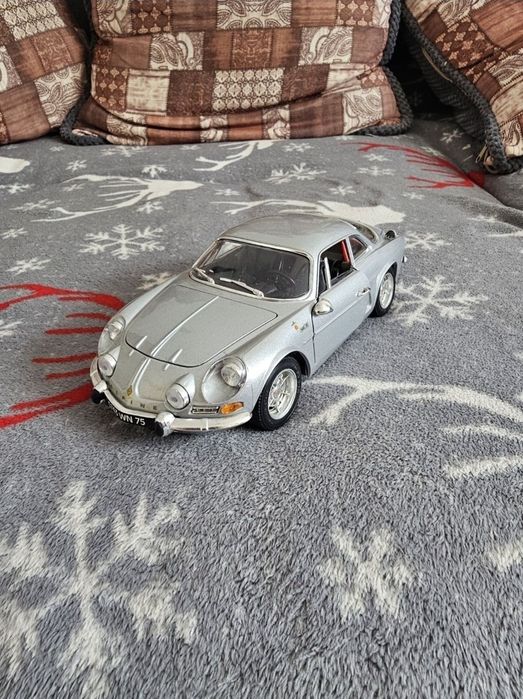 Macheta metalica alpine a110 scara 1:16 burago