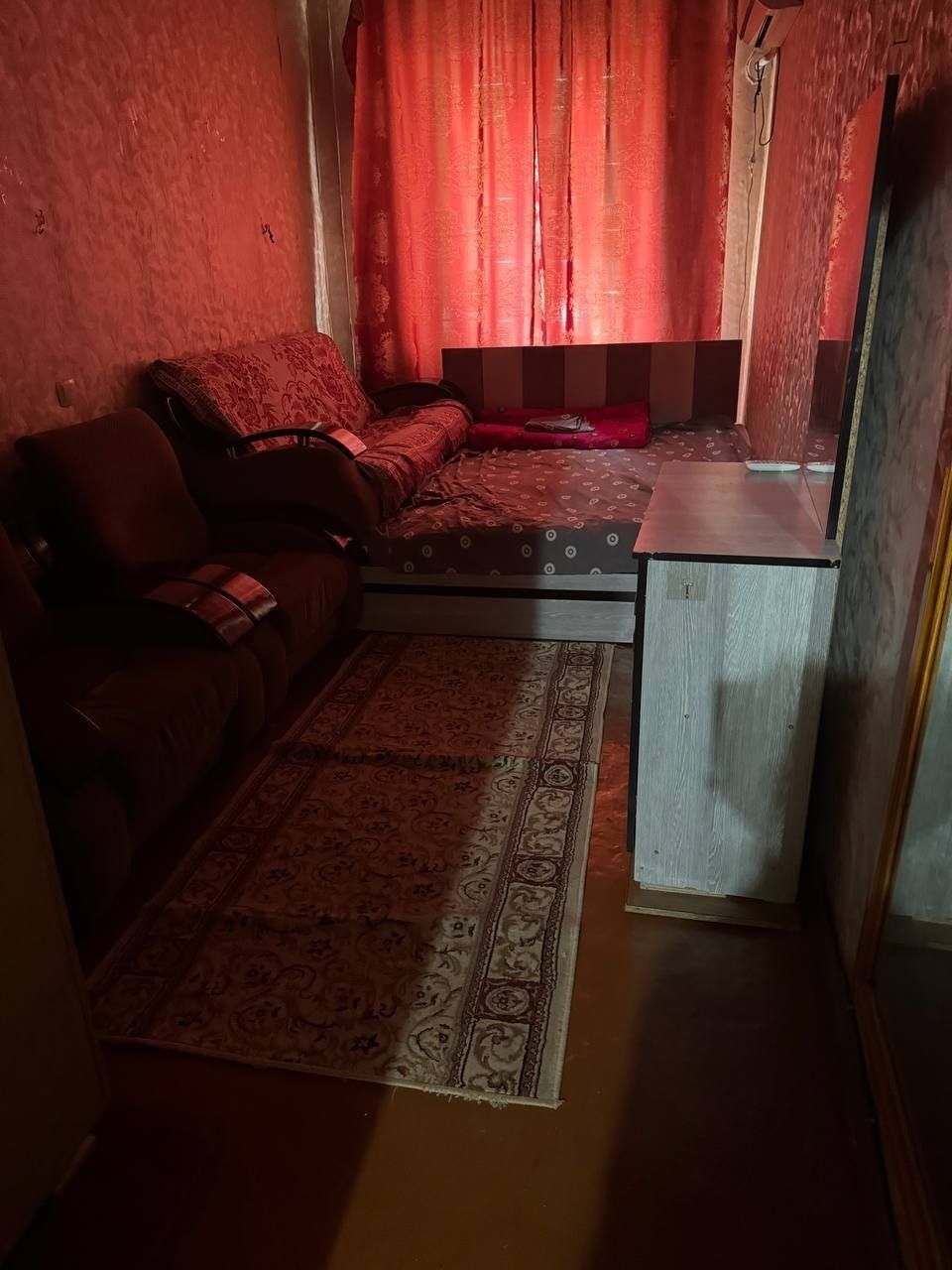 Юнусабад 15 квартал метро Туркестан 2/1/4 (50²) продаётся ипотека есть