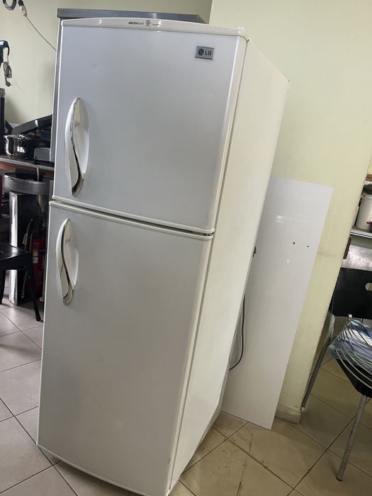 Хладилник с камера