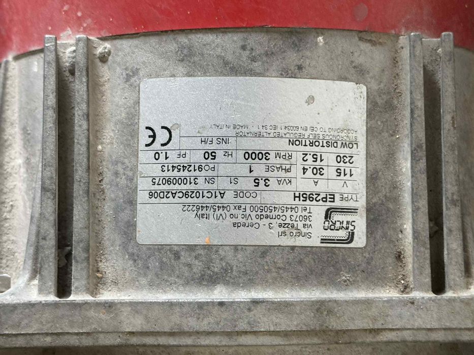 generator de curent  honda functioneaza perfect