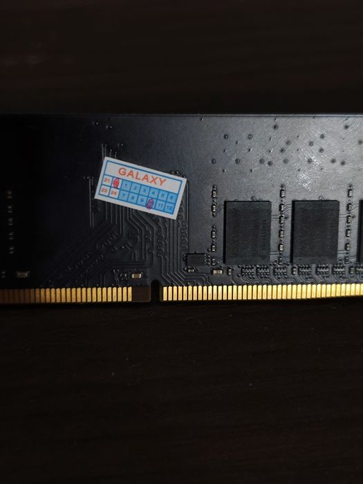 Оперативная память DDR4 — 2 плашки по 4 ГБ (2666 и 2400 МГц)