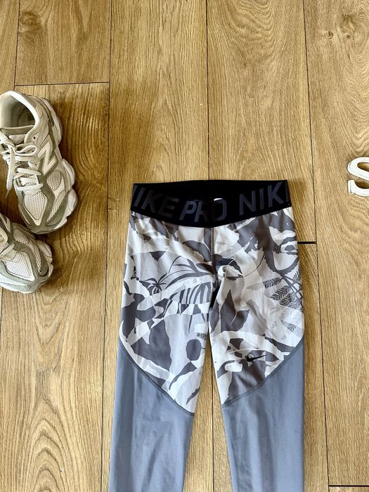 Nike!Суперефектен принт клин Nike