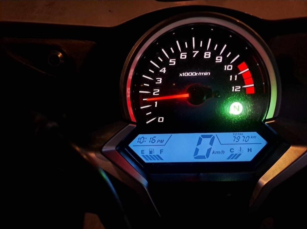 Honda CBR 250, cu ABS,7900 km,inscrisa, SCHIMB CU RULOTA