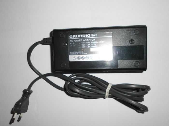Incărcător Grundig model NA8 pentru acumulatori