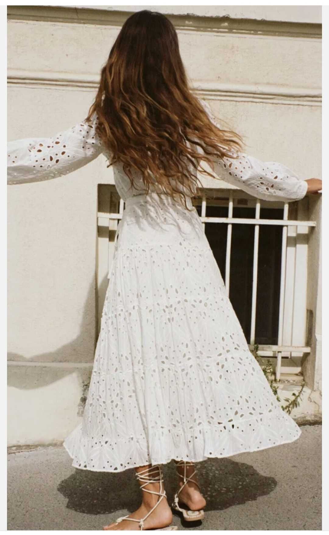 Бяла бродирана рокля Zara