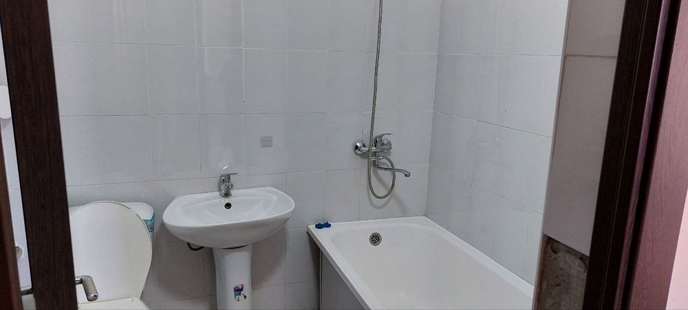 Чирчик шахар, Амир темур(Роша) кучаси, 69 уй 4 этаж 2 хонали 44 кв м