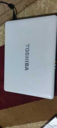 Notebook Toshiba очень хорошо работает только шарнир сломан
