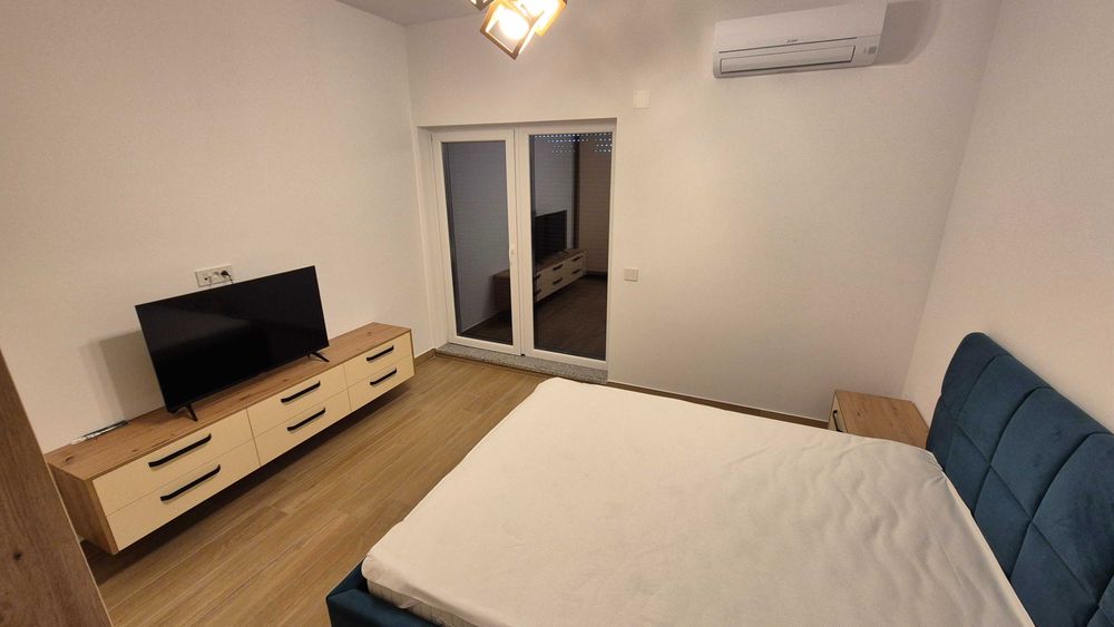 Proprietar 3 camere,  imobil nou.